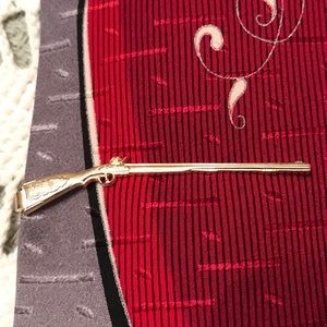 Anson Gold Tone Rifle Vintage Tie Clip